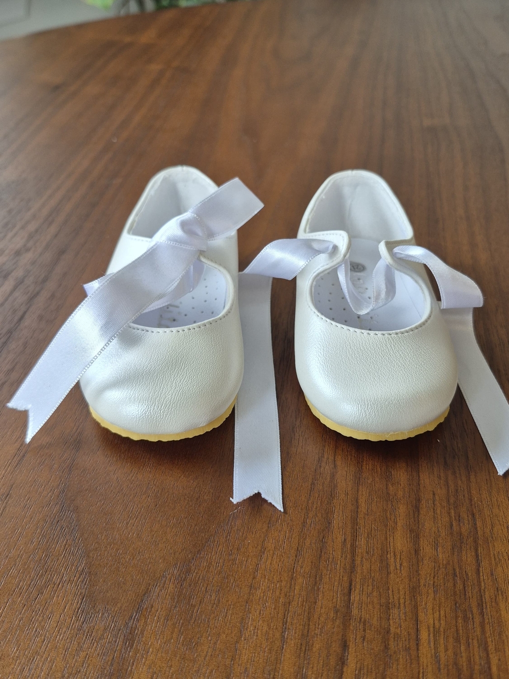 Baby Girl Ivory Pearl Mary Jane Shoes Satin Ribbon Size 21E - 5.5 Usa